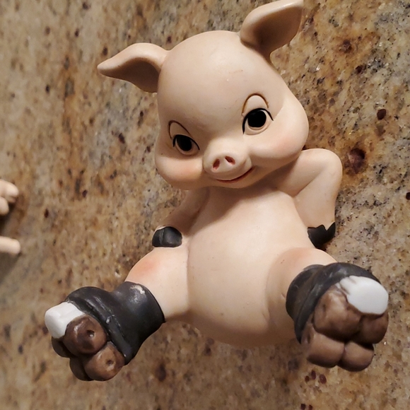 Vintage ceramic porcelain piglet figurines - Picture 3 of 17